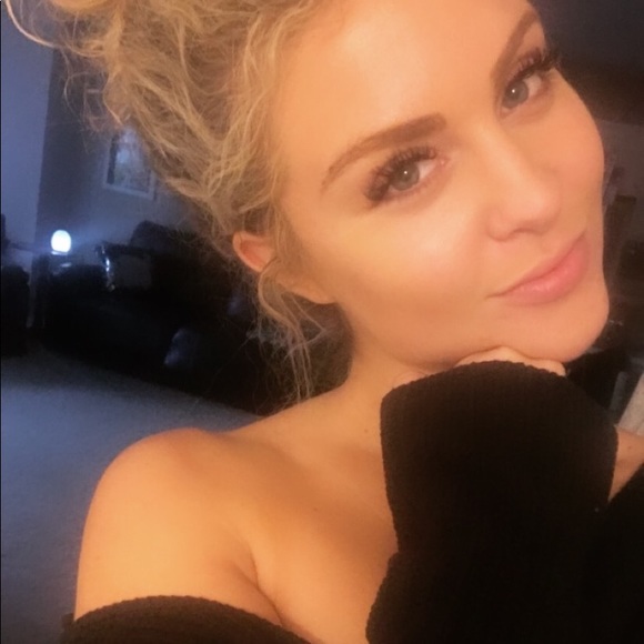 Meet your Posher, Alexandra - Picture 1 of 1